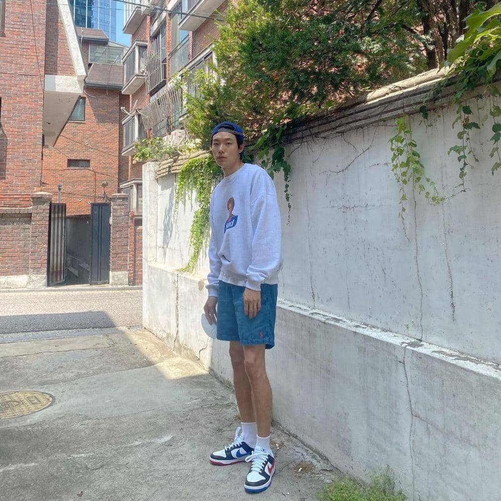 ootd sneakers Ryu Jun Yeol (instagram.com/ryusdb)