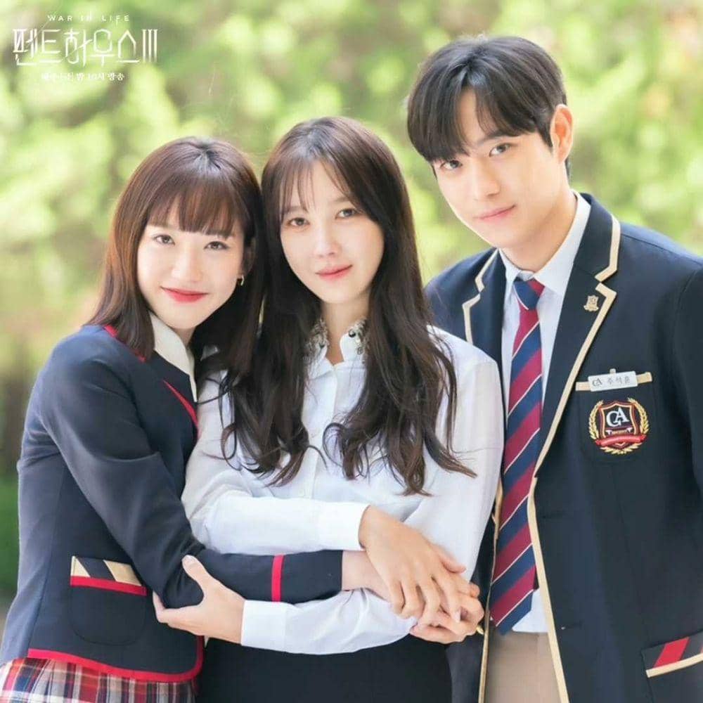 Han Ji Hyun, Lee Ji Ah, dan Kim Young Dae di Penthouse 3 (instagram.com/sbsdrama.official)