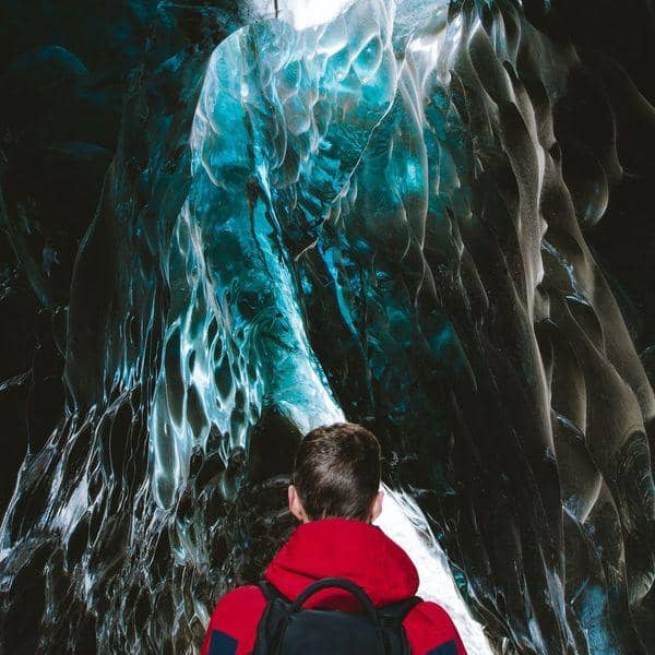 Ilustrasi kegiatan caving (pexels/S Migaj)