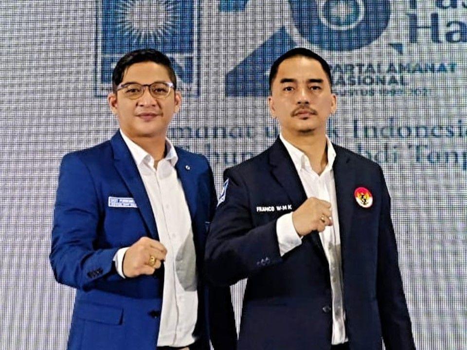 Berkiprah di Dunia Politik, 10 Potret Enda Ungu yang Kian Berwibawa