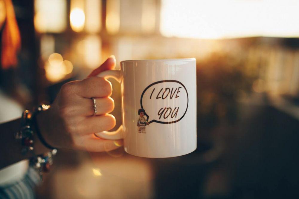 Apa Itu Cinta? Mengupas Makna, Sejarah, Tanda, dan Ragam Jenisnya