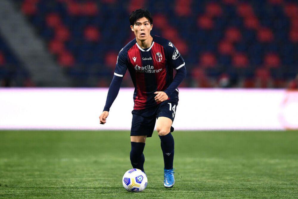 Takehiro Tomiyasu (sportslens.com)