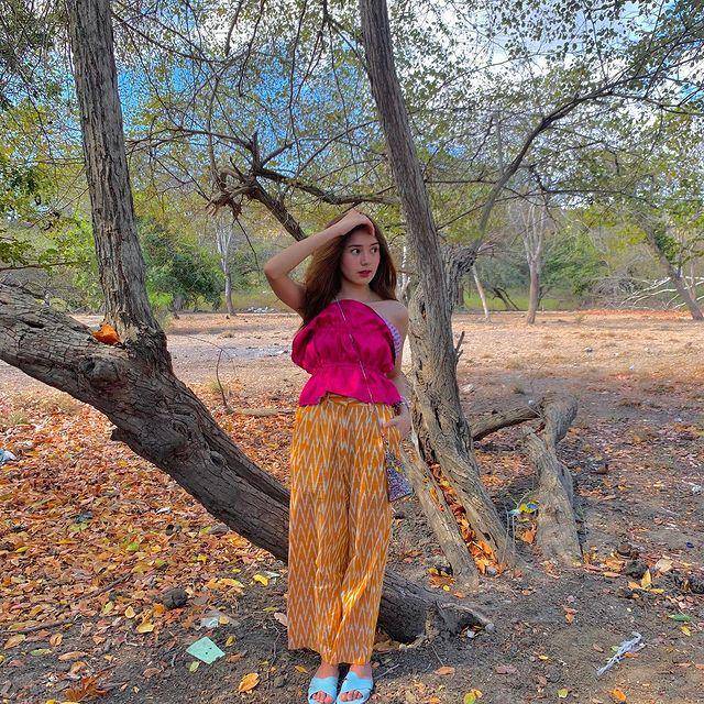 Wide leg pants ala Beby Tsabina (instagram.com/bebytsabina)