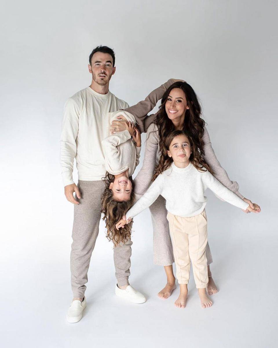 Kevin dan Danielle Jonas (instagram.com/daniellejonas/)