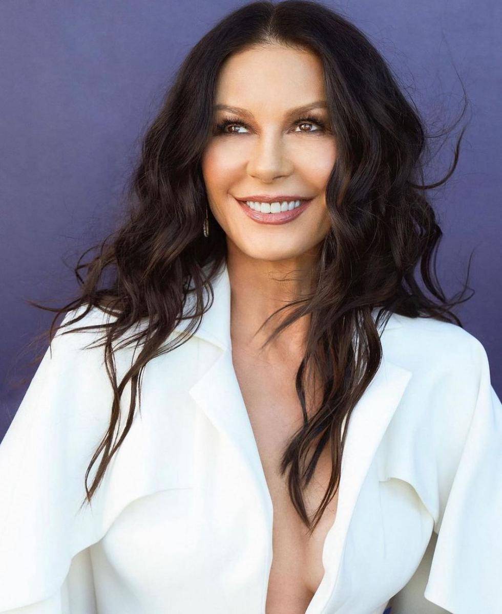 potret Chaterine Zeta Jones (instagram.com/catherinezetajones)