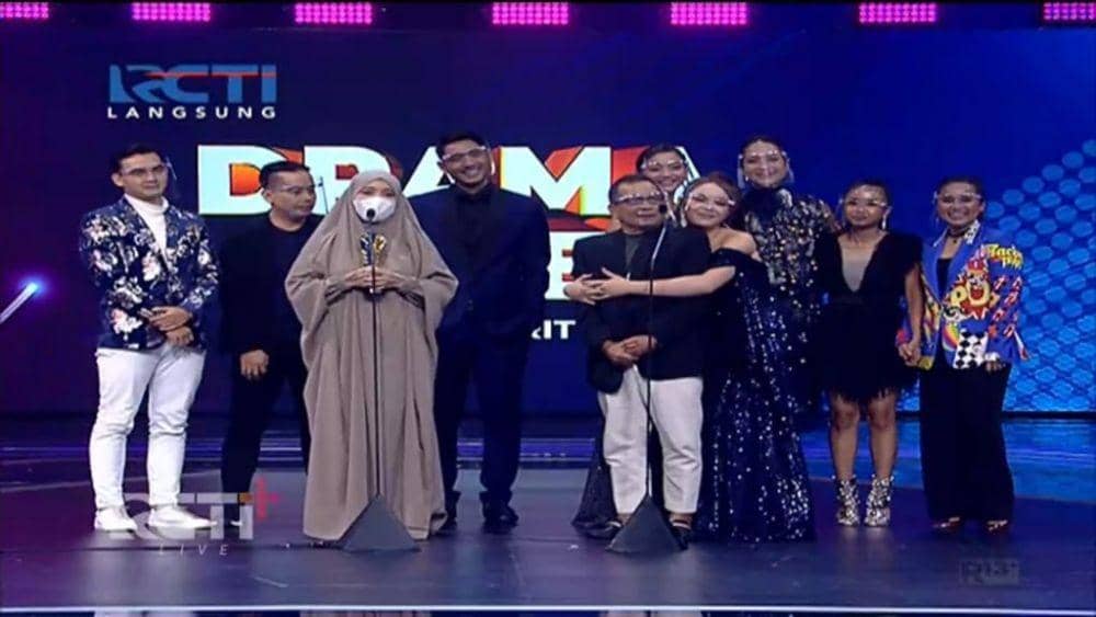 Pemain Ikatan Cinta di Indonesian Drama Series Awards (berbagai sumber)