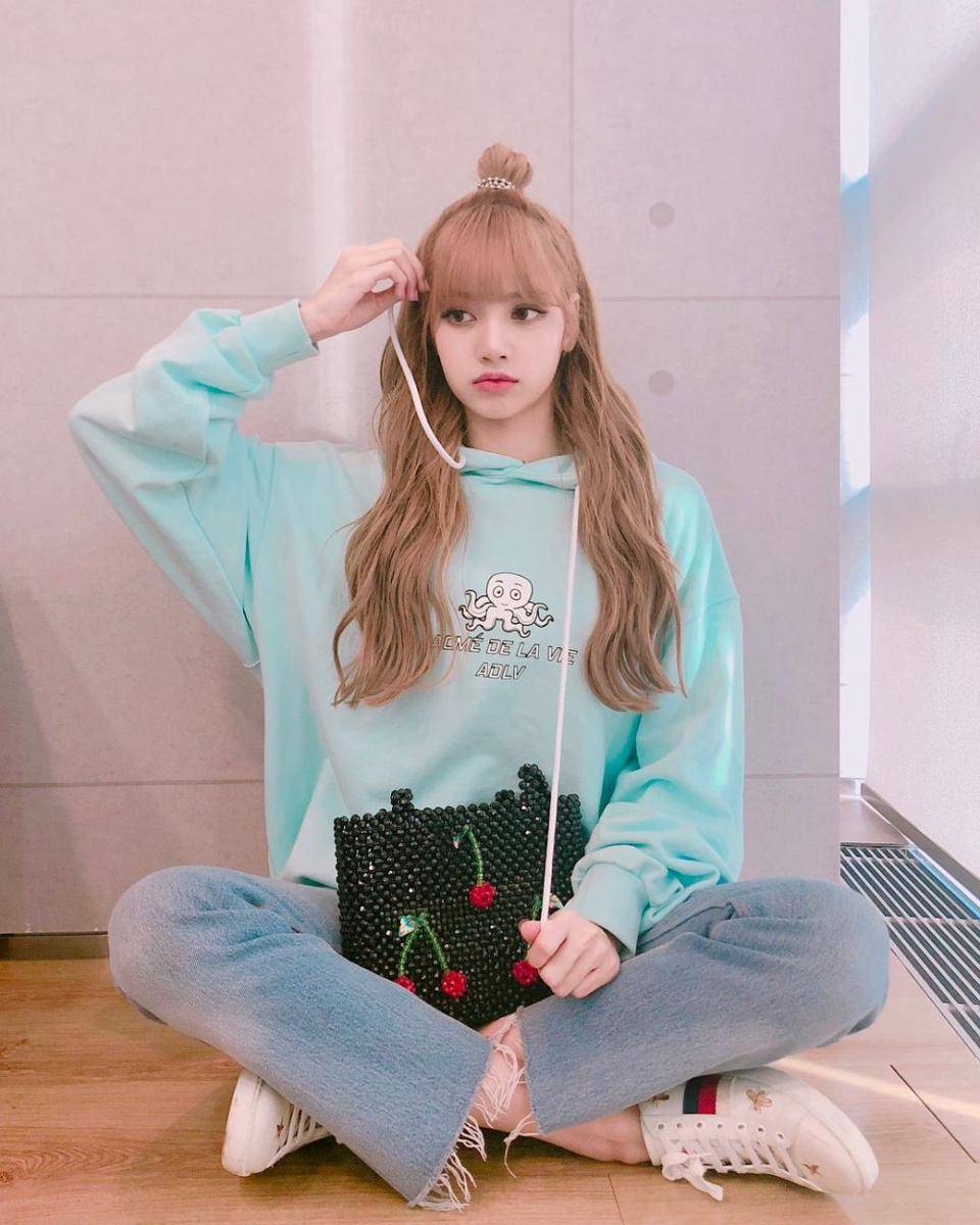 Lisa BLACKPINK (instagram.com/lalalalisa_m)