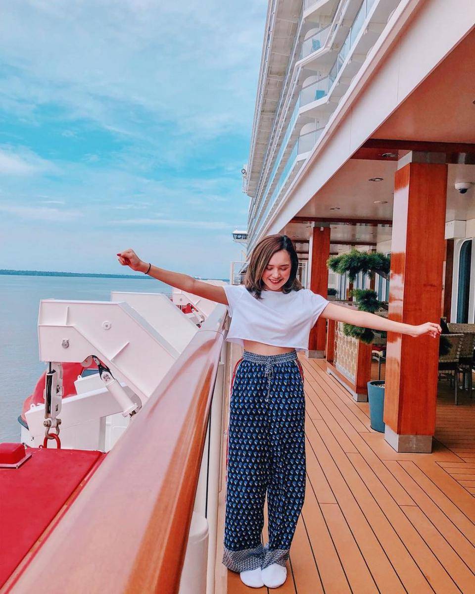 Wide leg pants ala Beby Tsabina (instagram.com/bebytsabina)