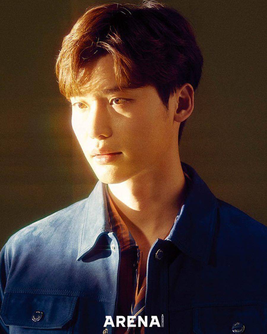 Lee Jong Suk (instagram.com/amanproject2018)