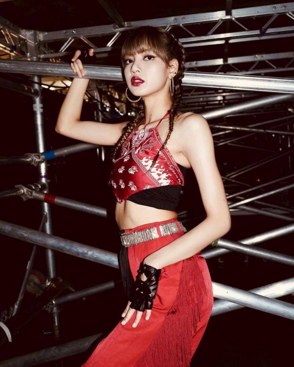 Lisa BLACKPINK (instagram.com/lalalalisa_m)