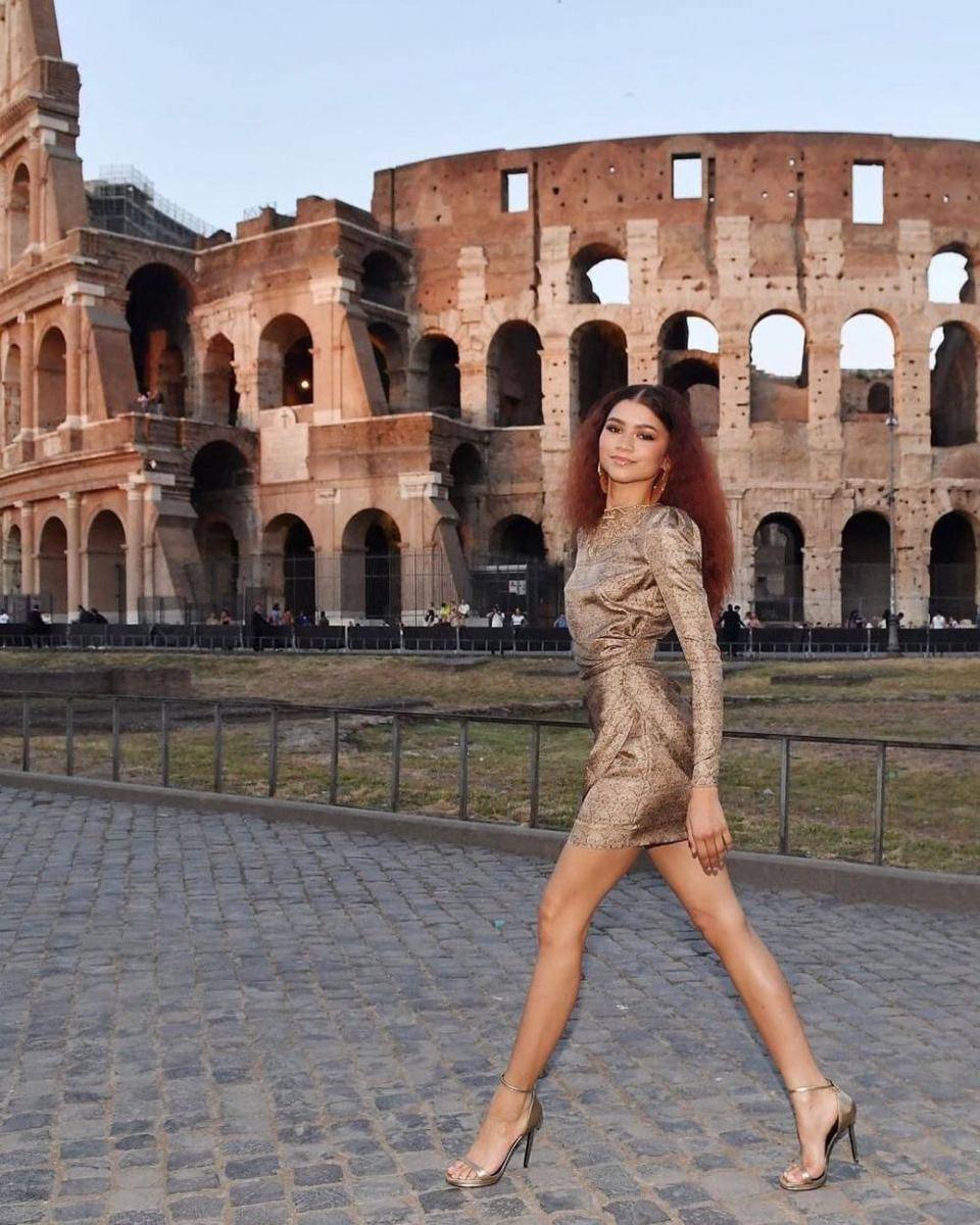 gaya Zendaya yang cocok buat kondangan (instagram.com/zendaya)