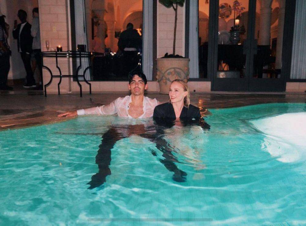 Joe Jonas dan Sophie Turner (instagram.com/sophiet)