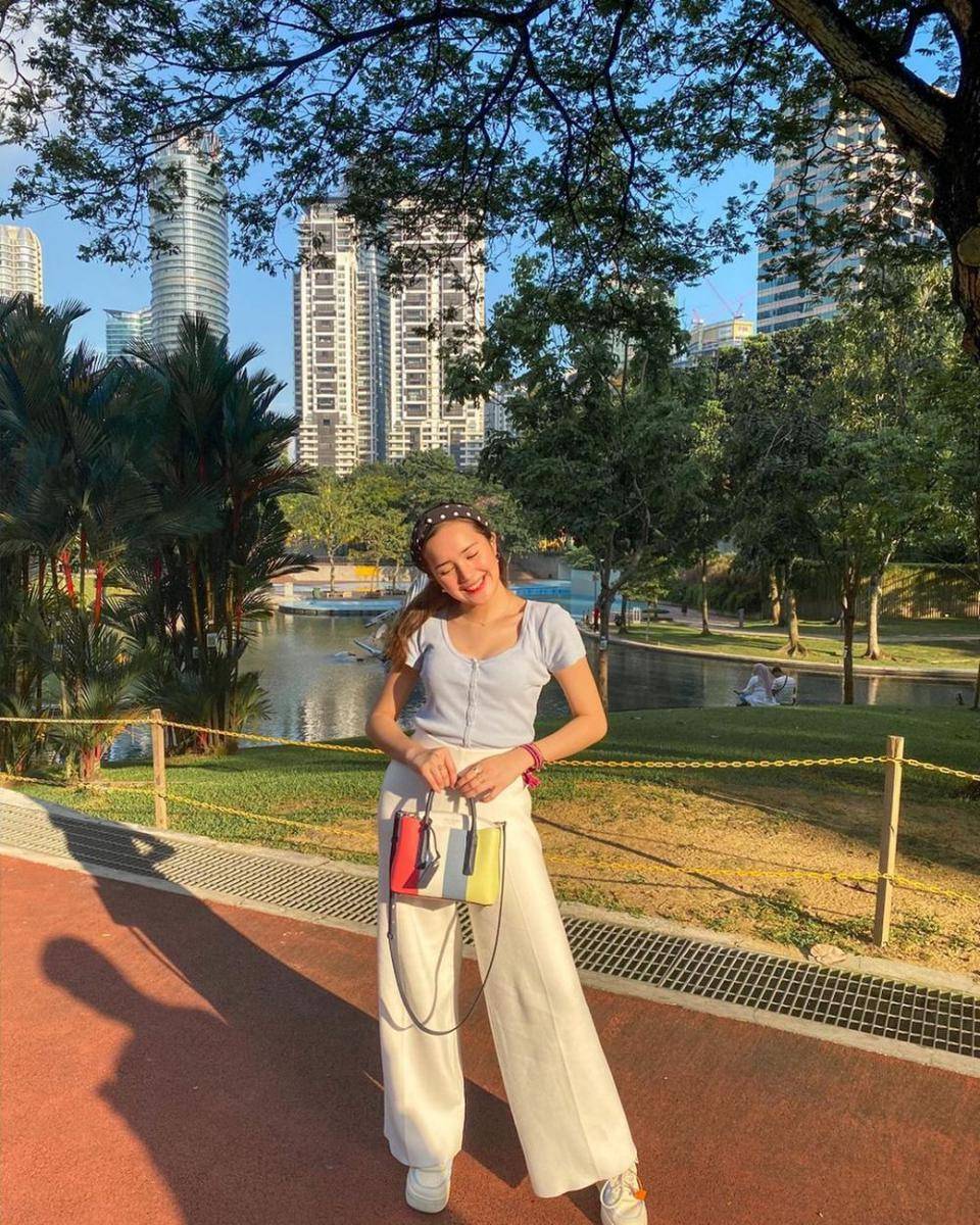 Wide leg pants ala Beby Tsabina (instagram.com/bebytsabina)