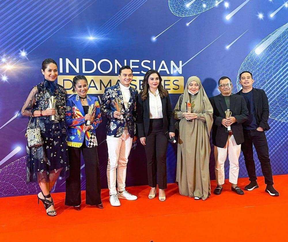 Pemain Ikatan Cinta di Indonesian Drama Series Awards (instagram.com/ikbalfauzi_)