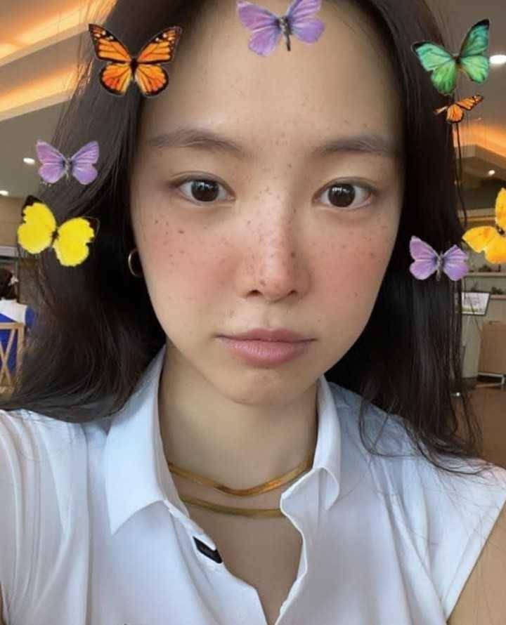 Son Naeun (instagram.com/apinks__naeun)