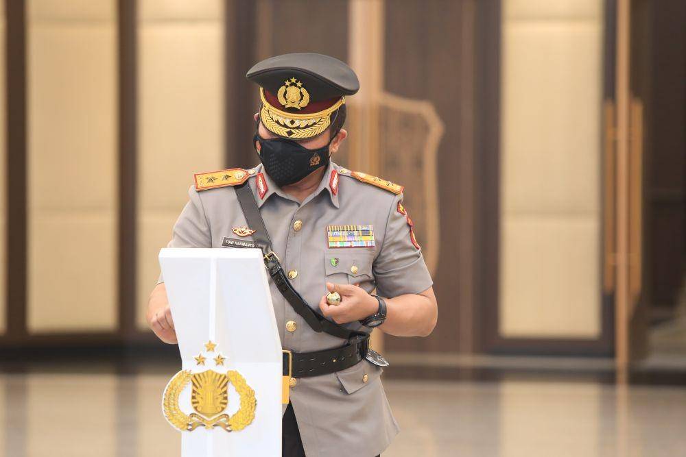 Kapolda Sumsel, Irjen Pol Toni saat serah terima jabatan di Mabes Polri (IDN Times/Mabes Polri)