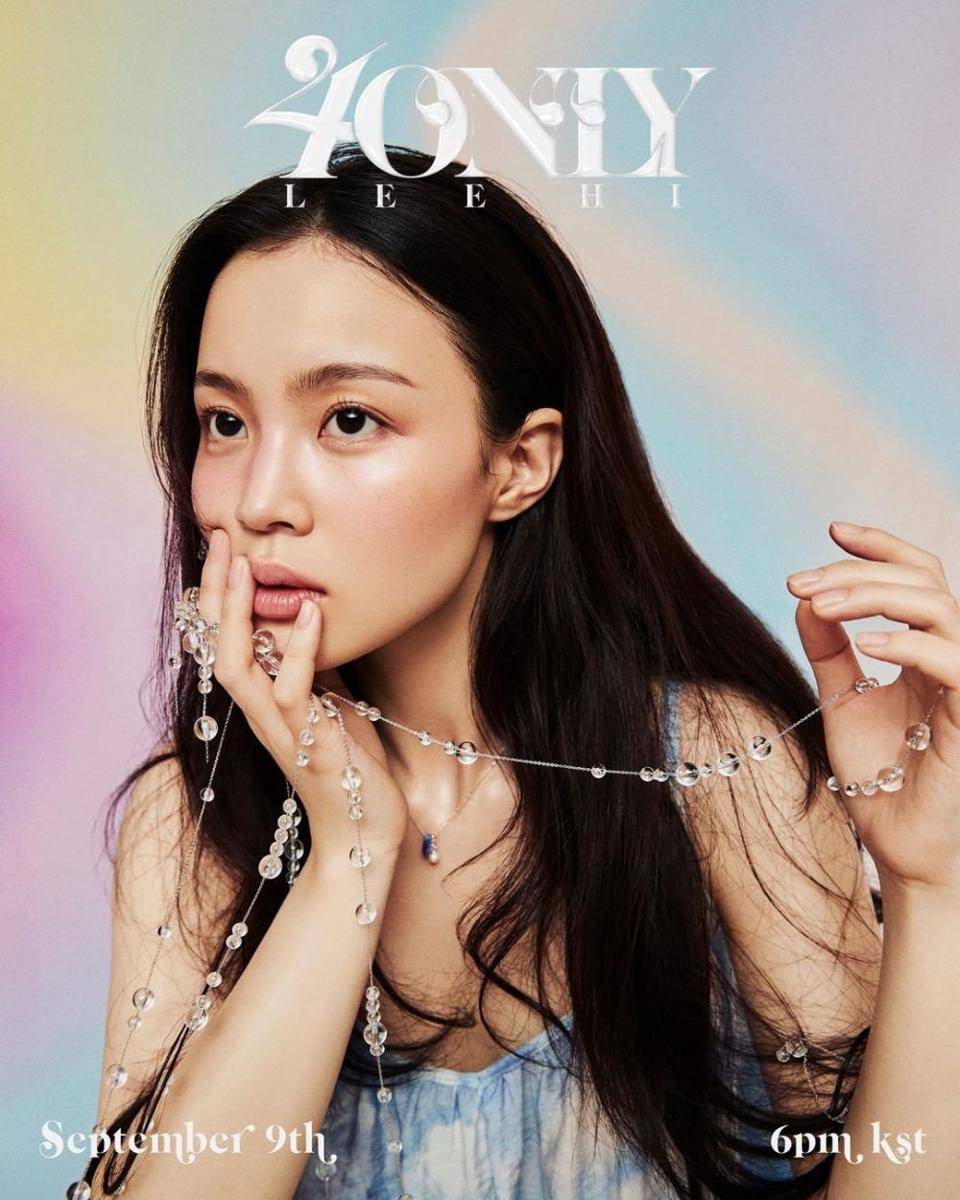 Lee Hi (twitter.com/AOMGOFFICIAL)