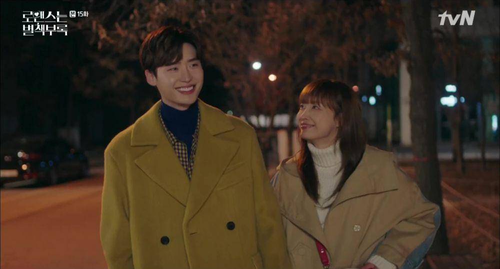 Potret Lee Na Young dan Lee Jong Suk di drama Romance is A Bonus Book (www.dramabeans.com)