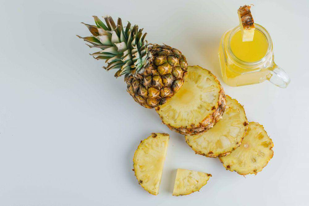 ilustrasi nanas (freepik.com/8photo)