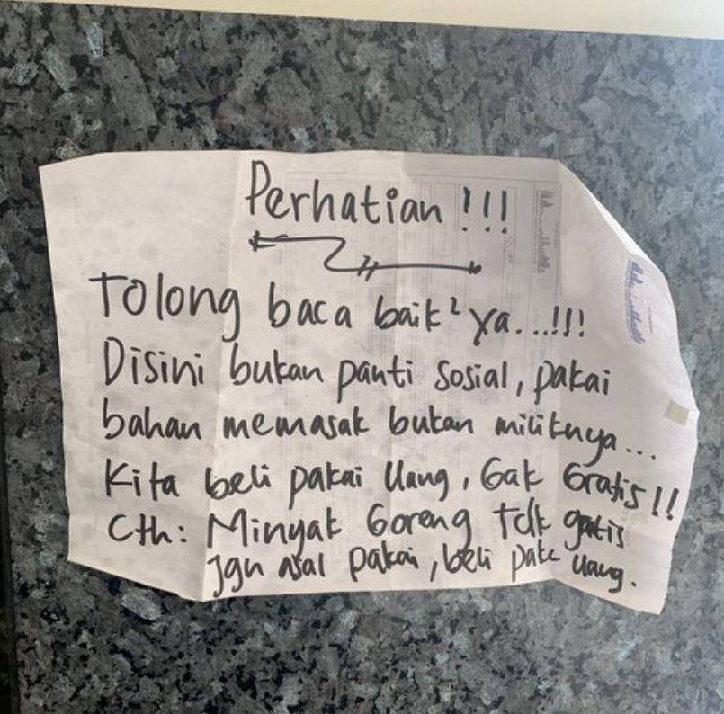 tulisan dilarang maling (Twitter.com/fondueshorts)