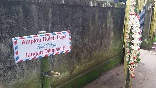 petunjuk arah tempat pernikahan kocak (instagram.com/meme.wkwk)