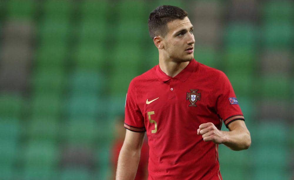 potret Diogo Dalot bersama Timnas Portugal (sempremilan.com)