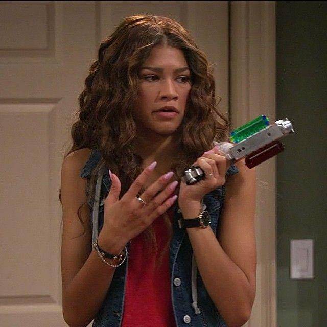 Zendaya (instagram.com/k.c.undercover)