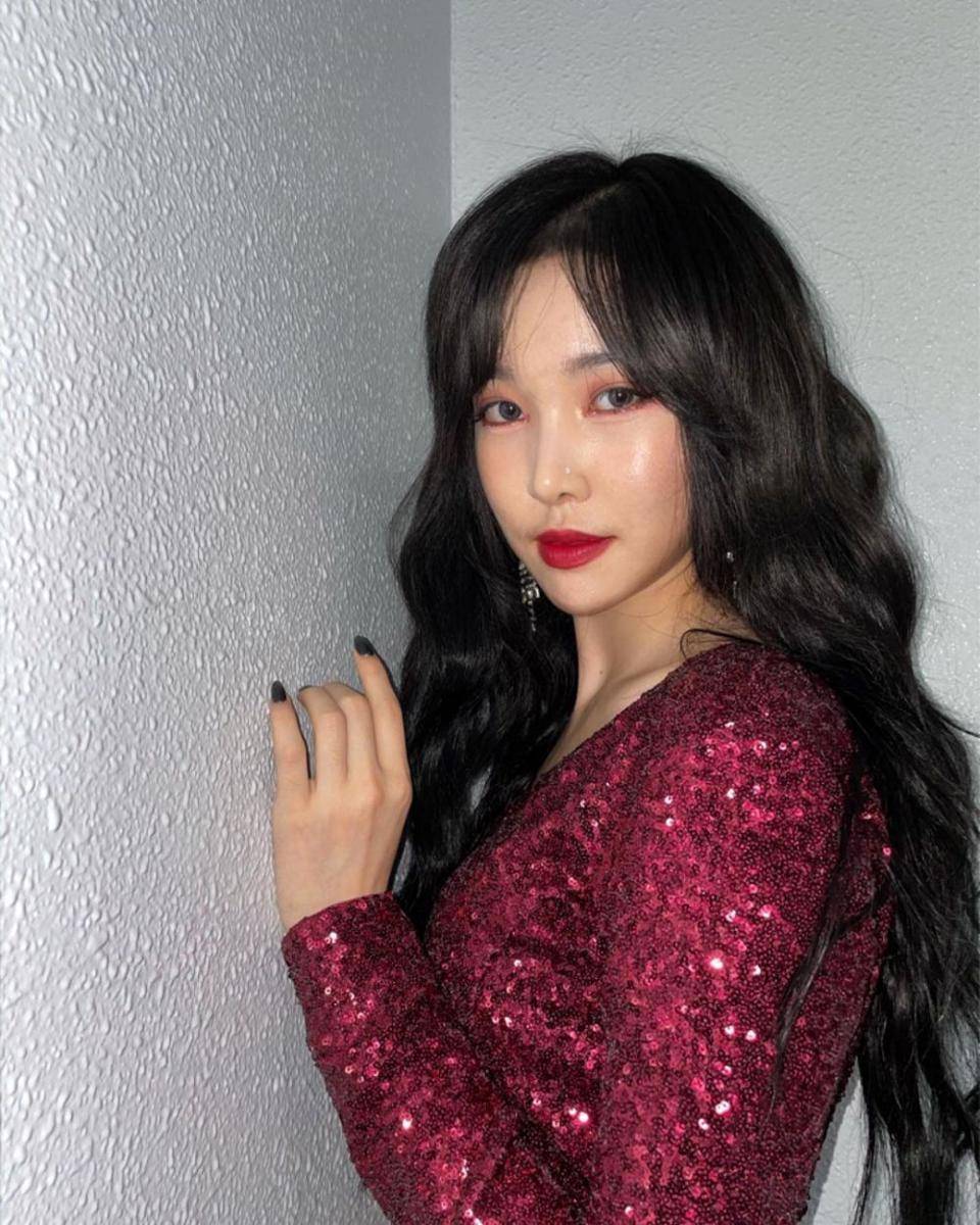 Yuju eks GFRIEND (instagram.com/yuuzth)