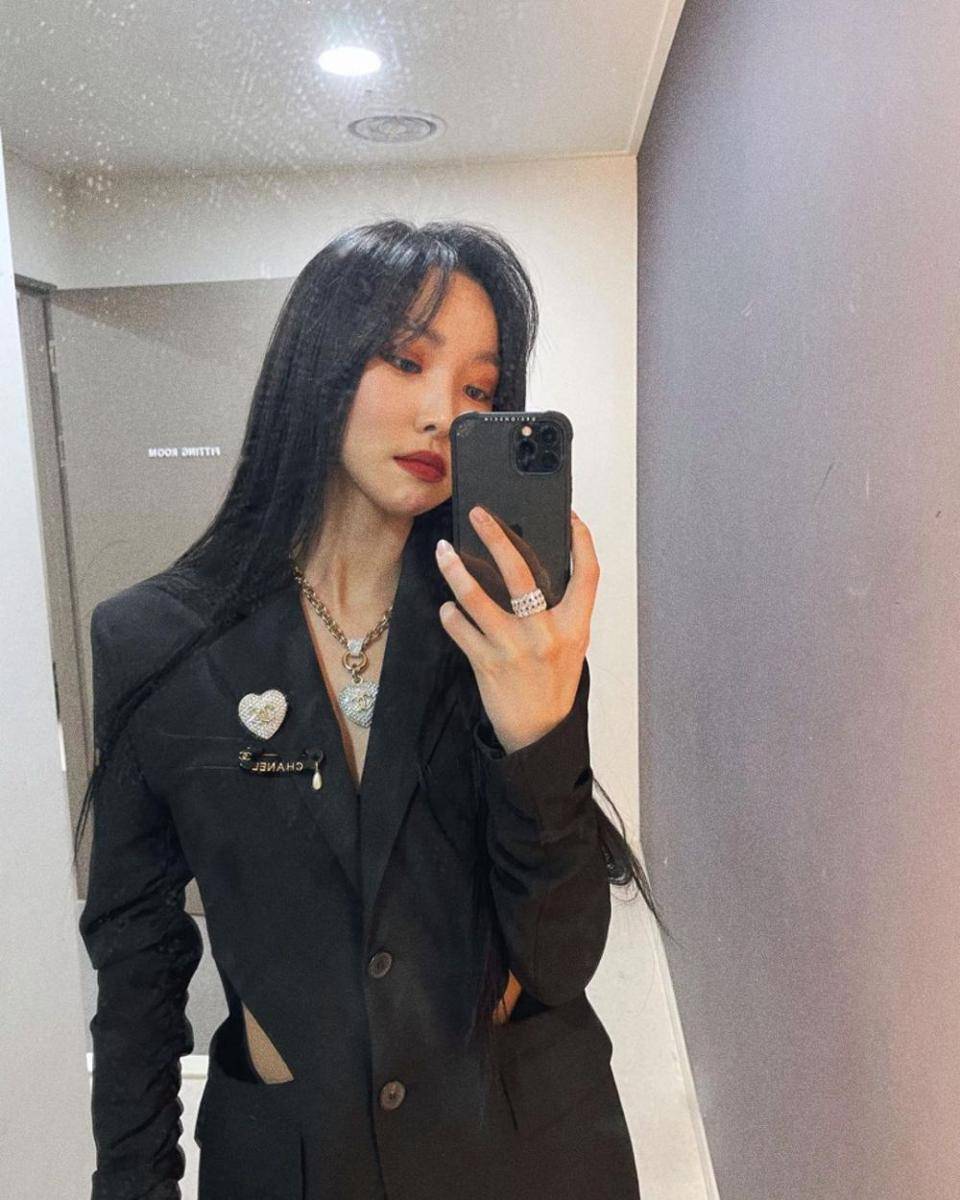 Yuju eks GFRIEND (instagram.com/yuuzth)