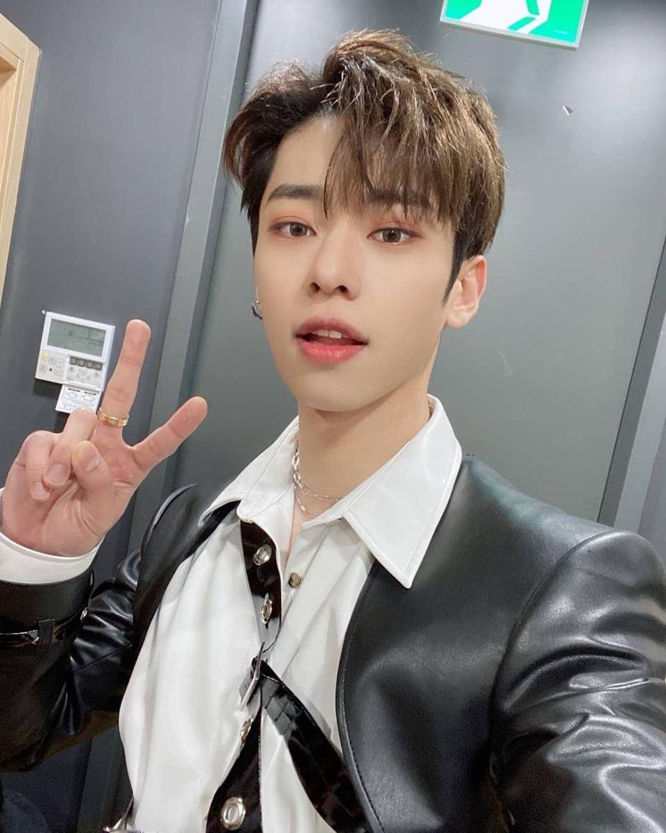 Donghyun AB6IX (instagram.com/ab6ix_official)