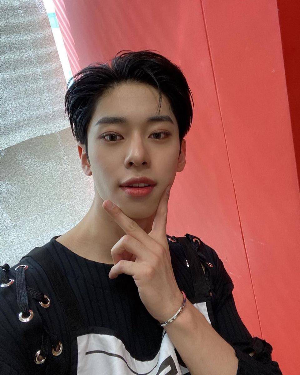 Donghyun AB6IX (instagram.com/ab6ix_official)