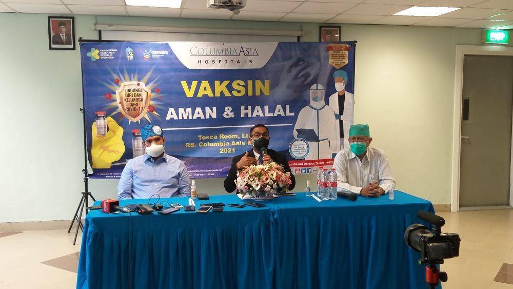 Direktur RS Colombia Asia Medan Prof dr Sutomo Kasiman dan Medical Service Manager dr Sabar Petrus Sembiring (Dok. IDN Times)