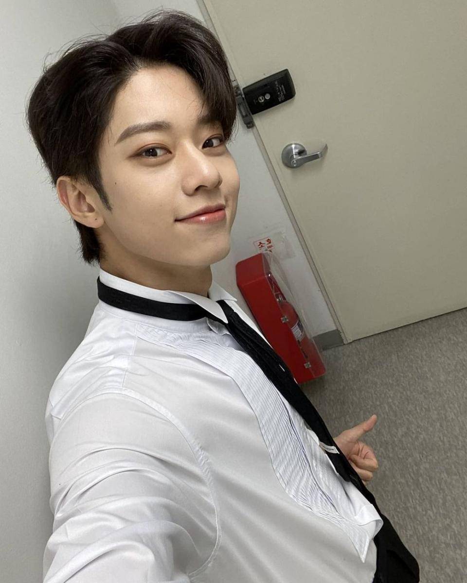 Donghyun AB6IX (instagram.com/ab6ix_official)