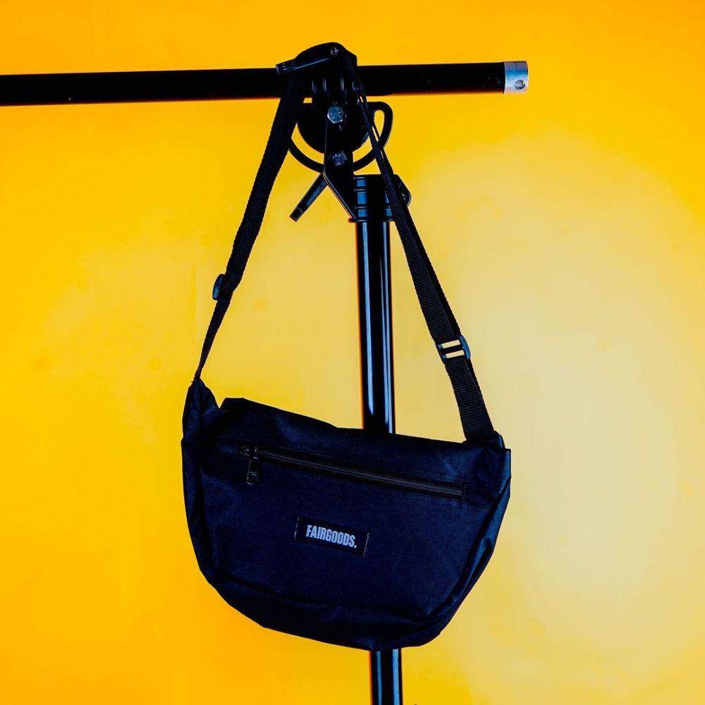 ilustrasi sling bag (instagram/fairgoods.id)