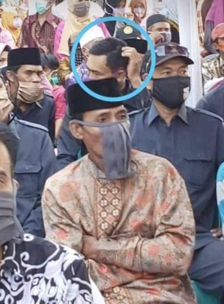 potret janggal kocak (twitter.com/hibooran)