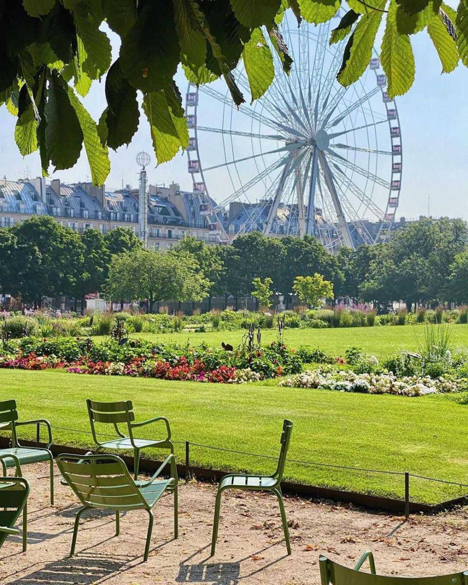 Tuileires Garden (instagram.com/pariswithlanden)
