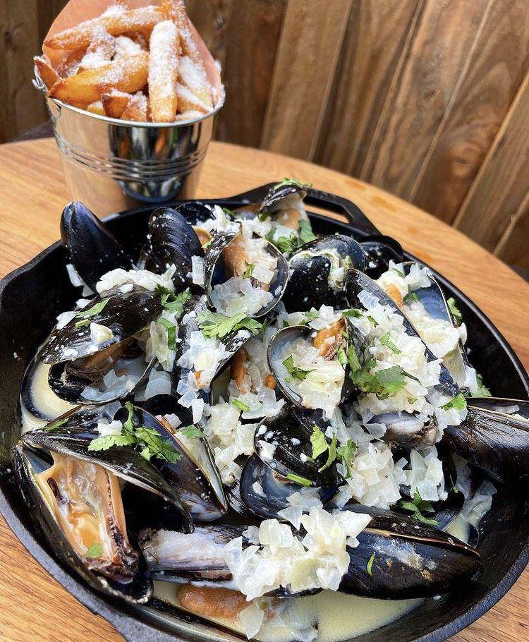Moules Frites (instagram.com/ethanseatsbbq)