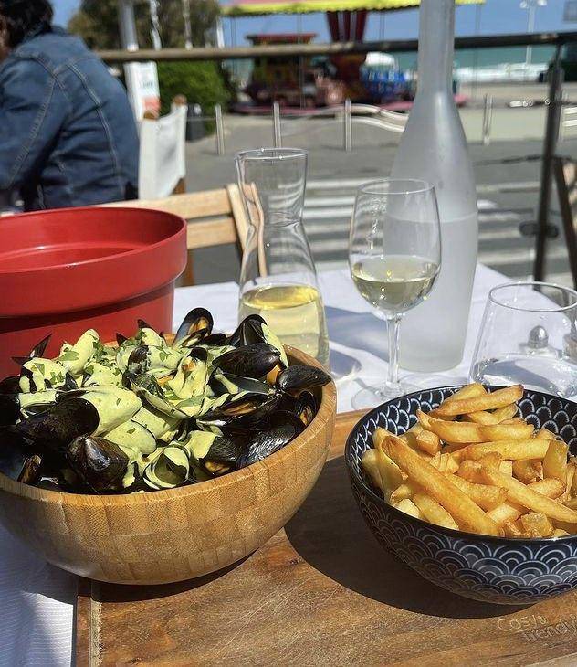 Moules Frites (instagram.com/peaceinuniverse)