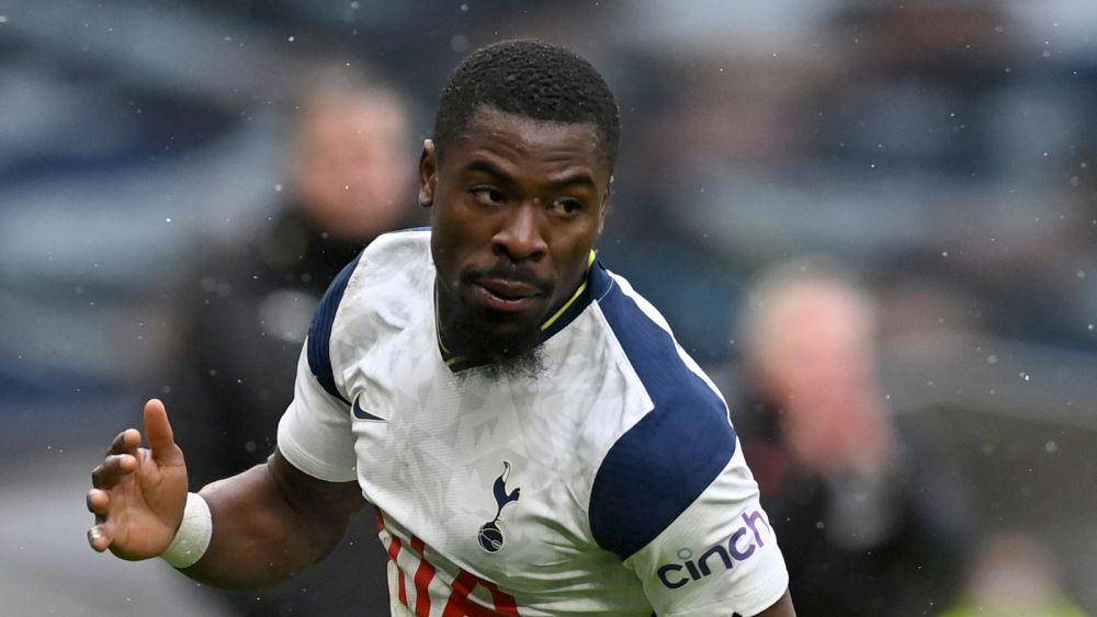 potret Serge Aurier bersama Tottenham Hotspur (skysports.com)