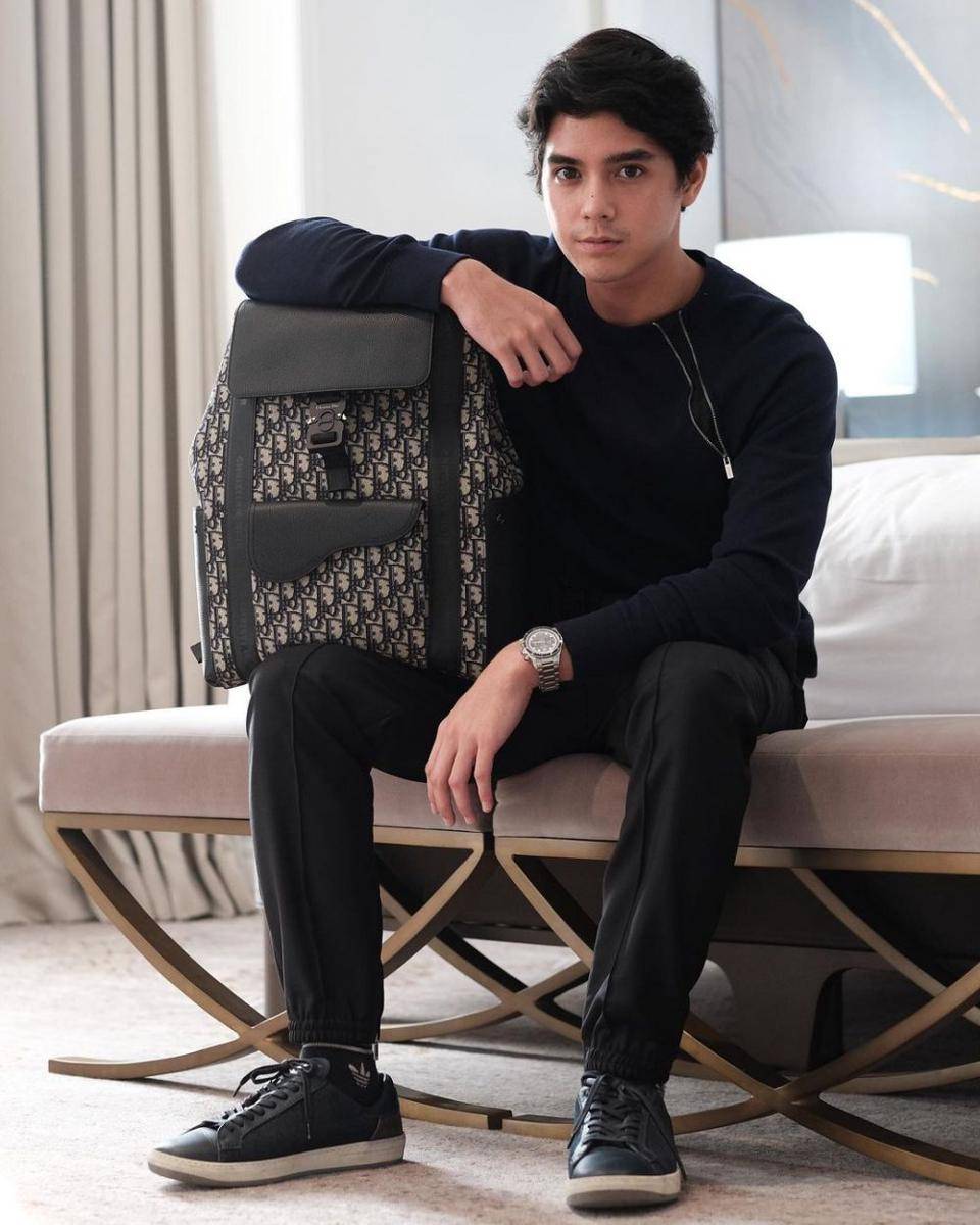 Al Ghazali (instagram.com/alghazali7)