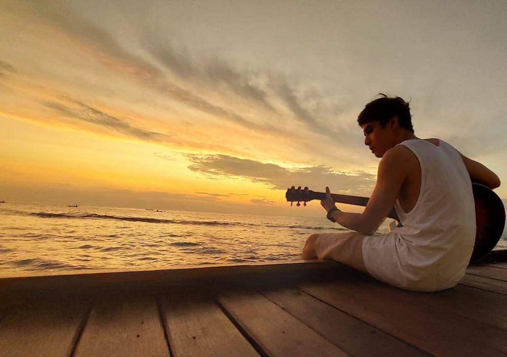 Al Ghazali (instagram.com/alghazali7)