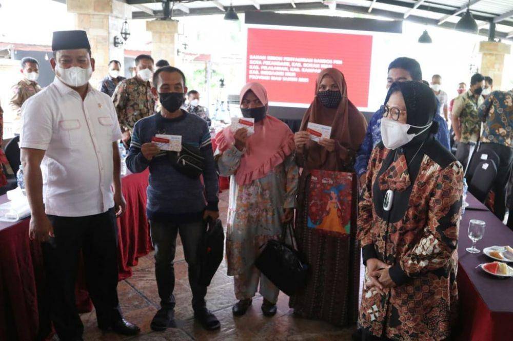 Mensos Risma cek penerima Bansos Tunai di Palembang. (dok. Kemensos)