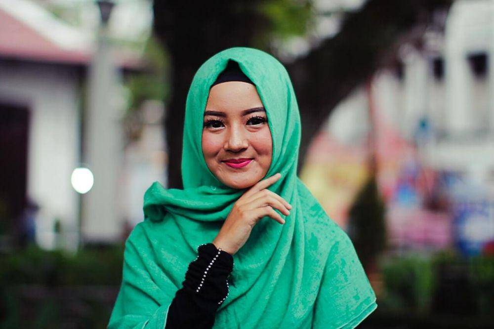 ilustrasi wanita tersenyum (pexels.com/Agoeng Adry Irawan)