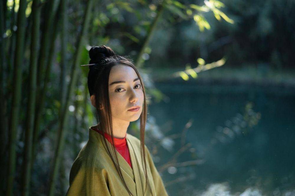 ilustrasi wanita berkimono (pexels.com/Yaroslav Shuraev)