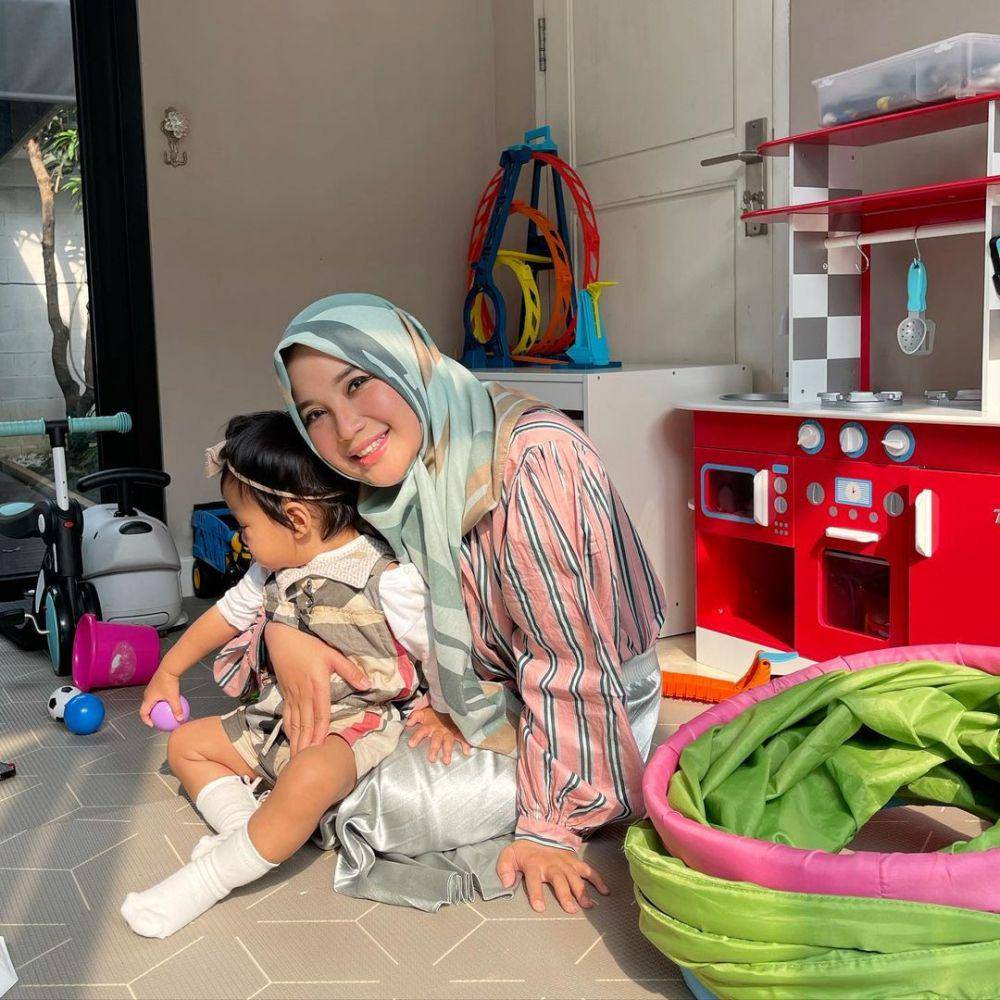 Chacha Frederica dan putrinya (instagram.com/chafrederica)