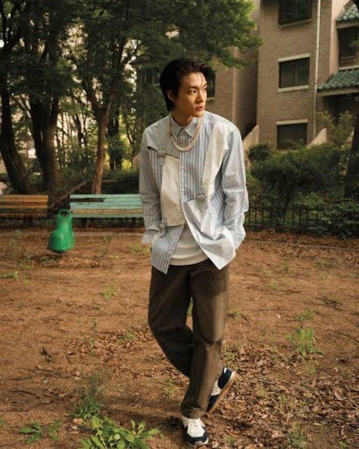 Kemeja ala Jeno NCT (instagram.com/nctunited00)