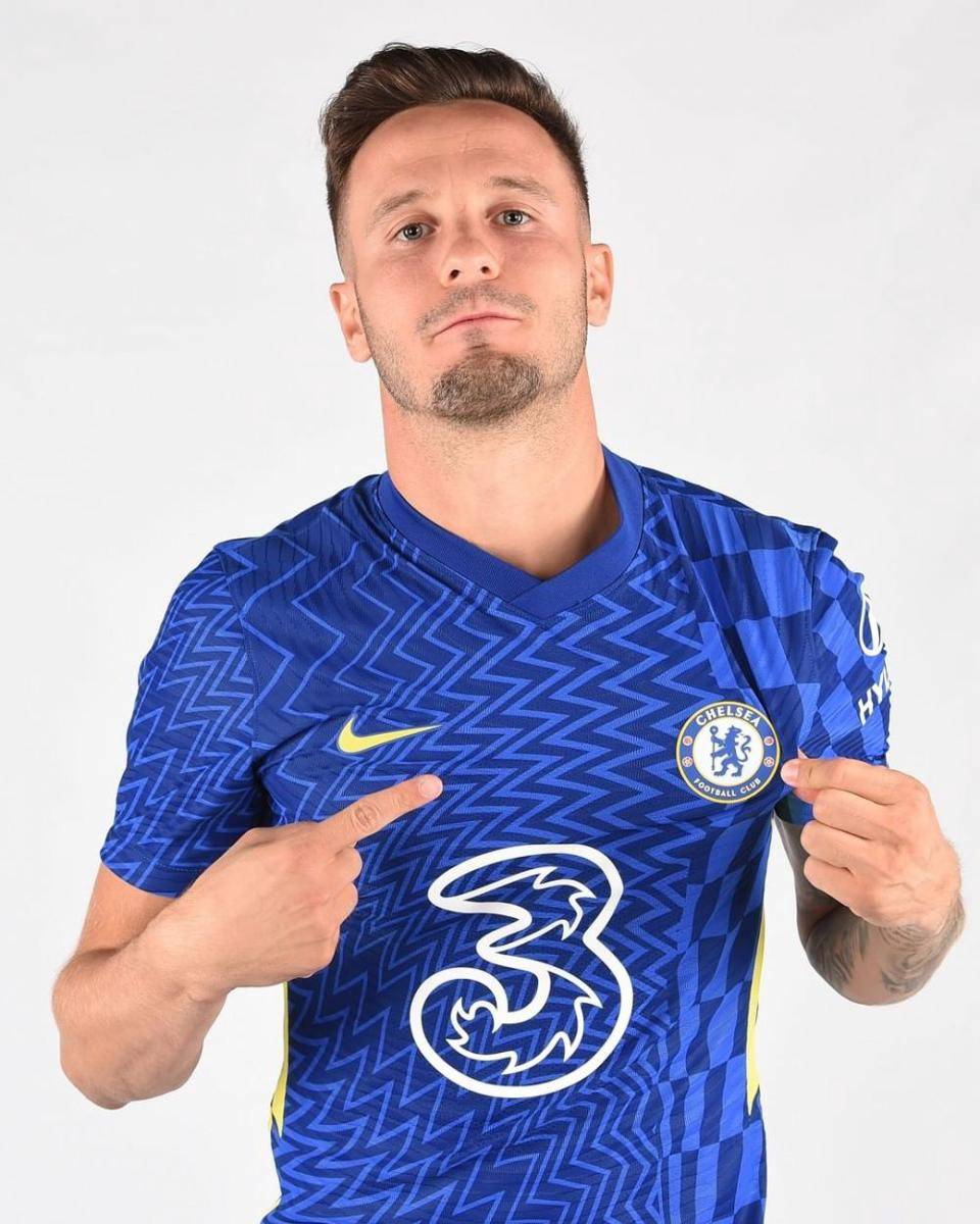 Potret Saul Niguez sebagai pemilik nomor 17 terbaru Chelsea FC (instagram.com/chelseafc)