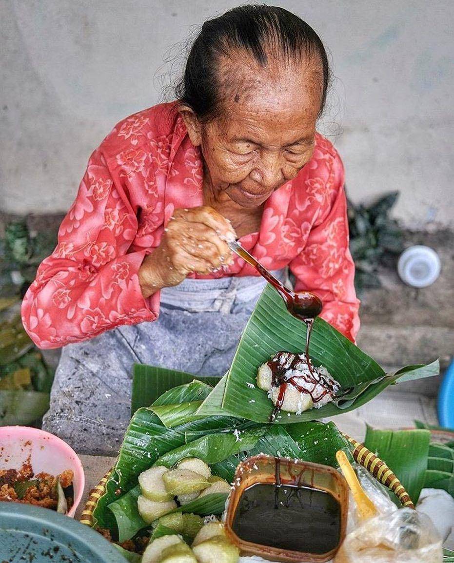 Lupis Mbah Satinem (instagram.com/jogjakakilima)