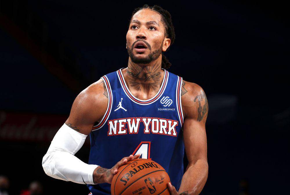 Derrick Rose bersiap melakukan tembakan bebas. (nypost.com)