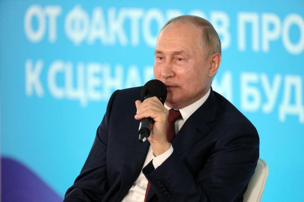 Vladimir Putin: Ditegur soal Sejarah, Hingga Bingung 'Istilah' Youtube